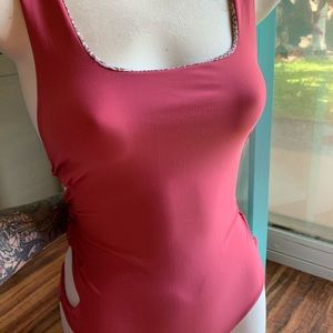 Acacia Hideaway Full Piece